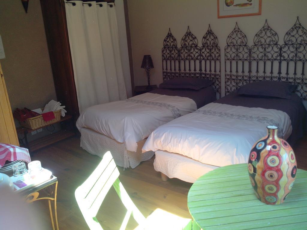 Le Clos De La Source Bed and Breakfast Le Bousquet-d'Orb Kamer foto
