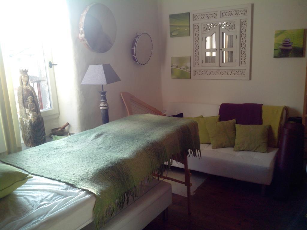 Le Clos De La Source Bed and Breakfast Le Bousquet-d'Orb Buitenkant foto